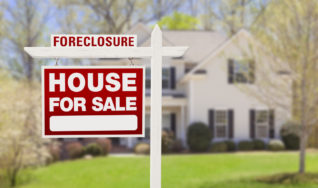 3 Ways to Remove a Foreclosure From Your Credit Report